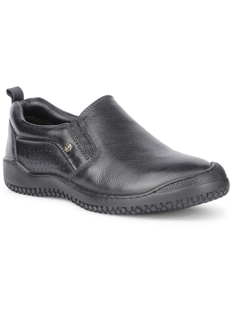     			Liberty Black Men's Mocassin Formal Shoes