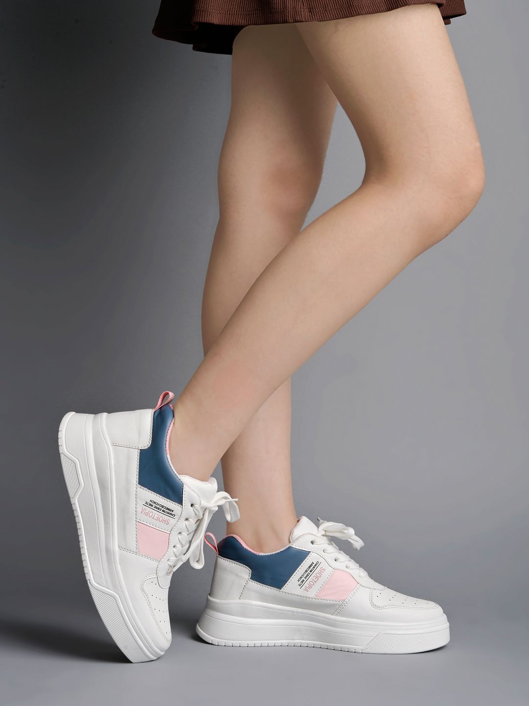     			Stylestry White Women's Sneakers