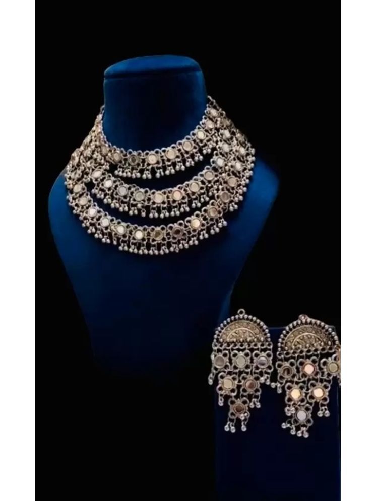     			Samridhi DC Silver Alloy Necklace Set ( Pack of 1 )