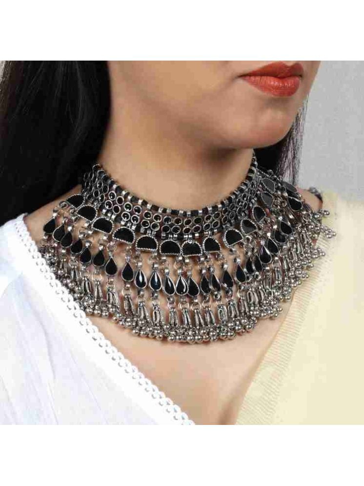     			Samridhi DC Silver Alloy Necklace Set ( Pack of 1 )