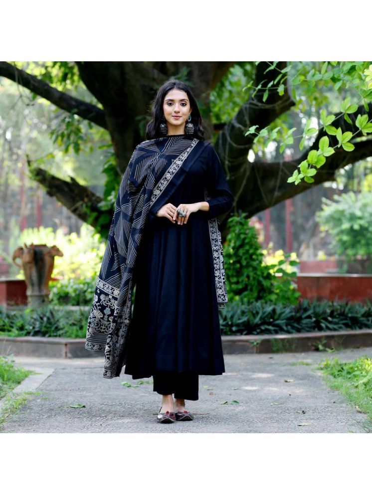     			TOOCHKI Rayon Anarkali Solid Black Ethnic Dress For Women - ( Pack of 1 )