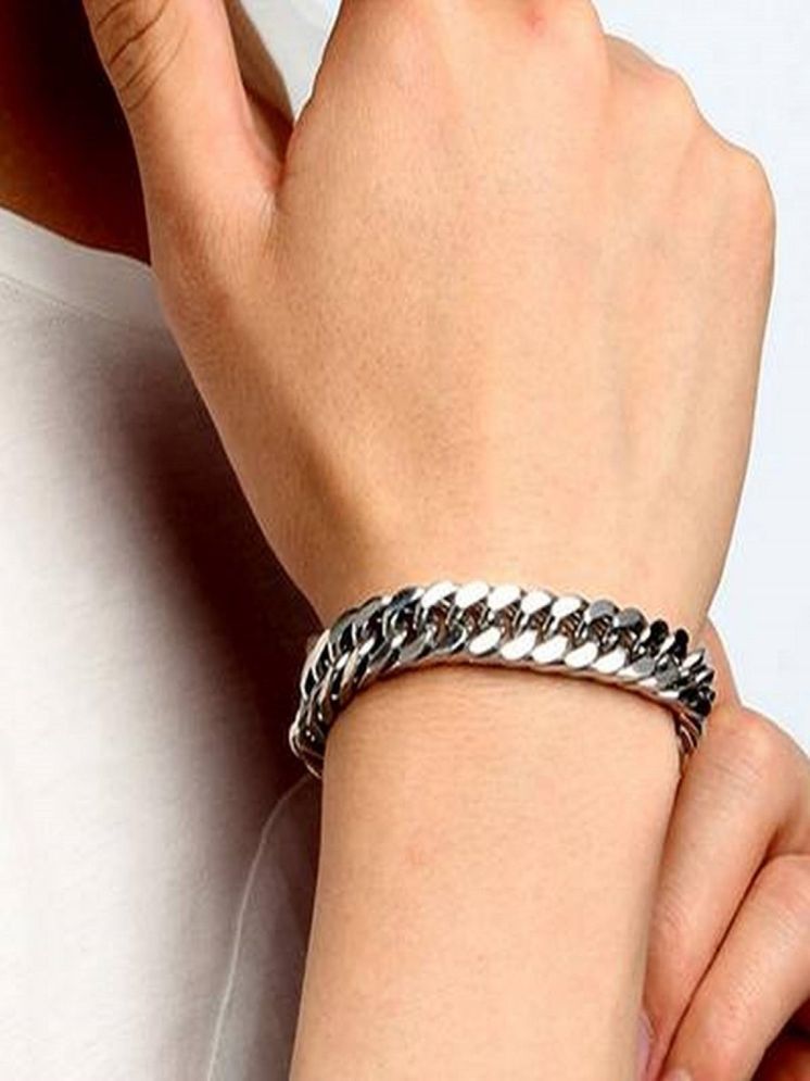     			Beauden Silver Bracelet ( Pack of 1 )