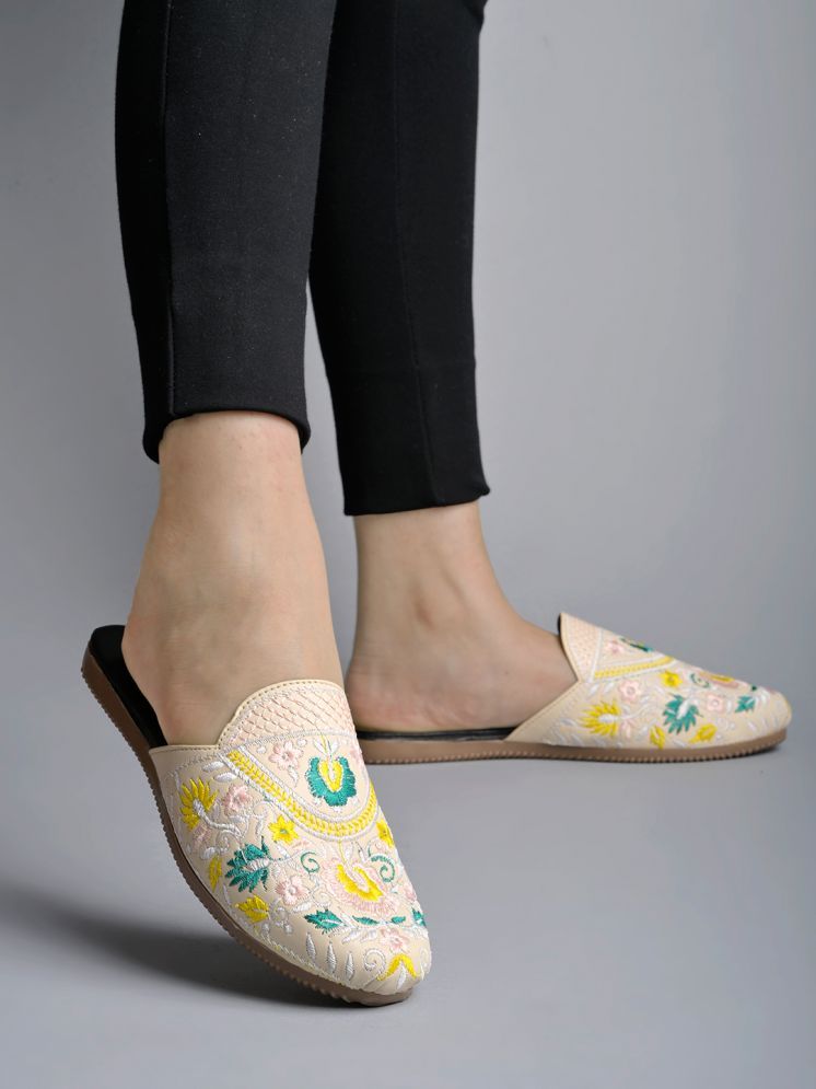     			Shoetopia Embroidered Detailed Cream Flat Mules for Girls