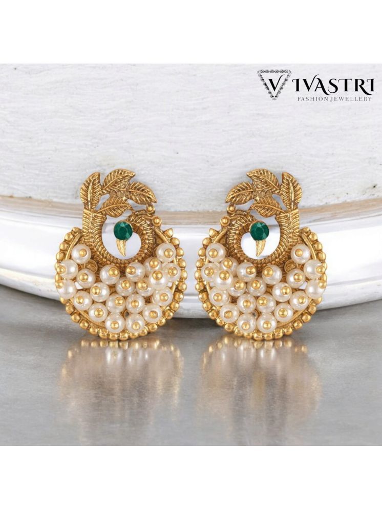     			VIVASTRI Green Stud Earrings ( Pack of 1 )